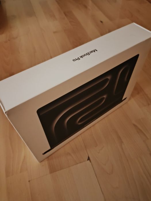 Коробки от MacBook Pro