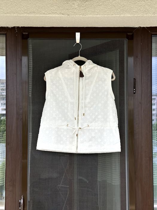 Дамски елек Louis Vuitton - размер S, Отлично състояние