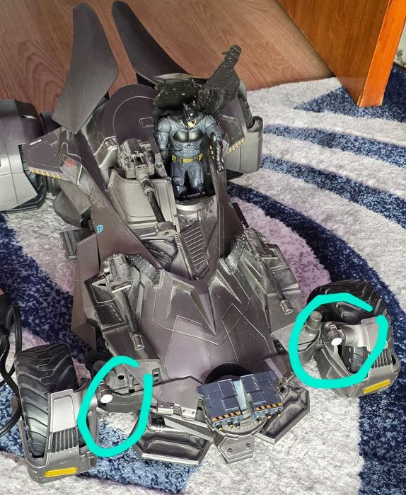 MATTEL Ultimate Justice League BATMOBILE 1/10