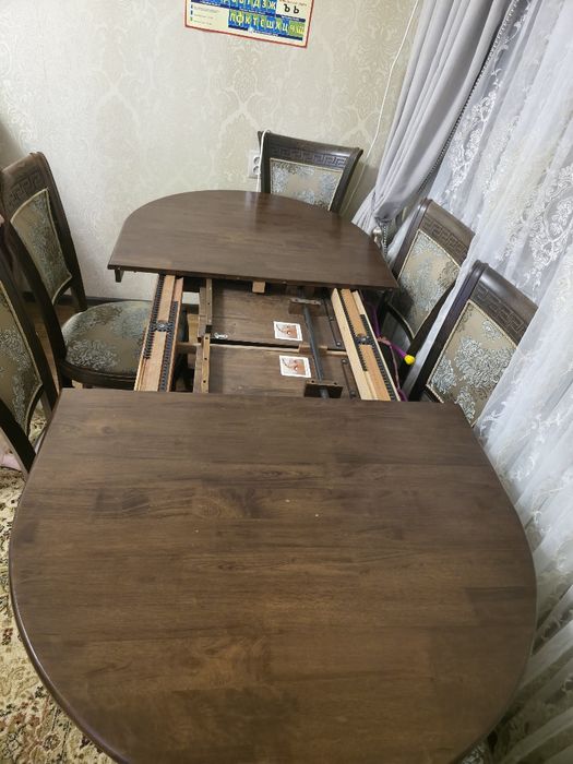 Стол со стульями