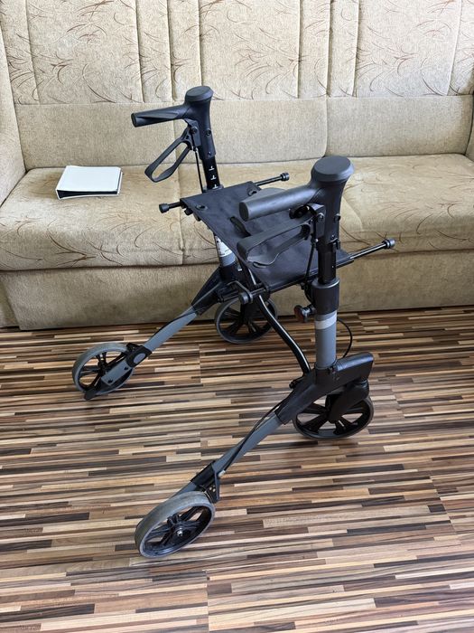 Cadru medical ajutor deplasare batrani dizabilitati