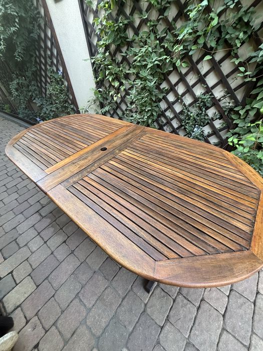Set masa extensibila pt 12 persoane cu 4 scaune din teak