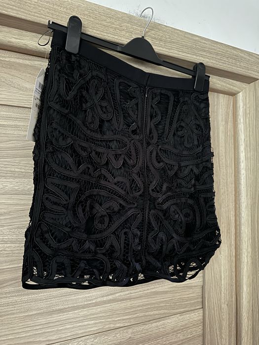 Fusta Luisa Cerano din dantela brodata, noua cu eticheta, marimea 38