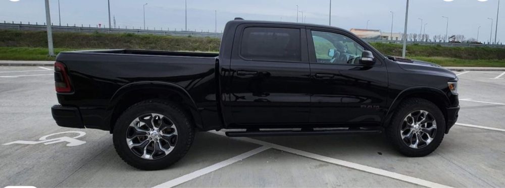 Dodge RAM Autoutilitară 1500 Laramie V8 HEMI 4x4