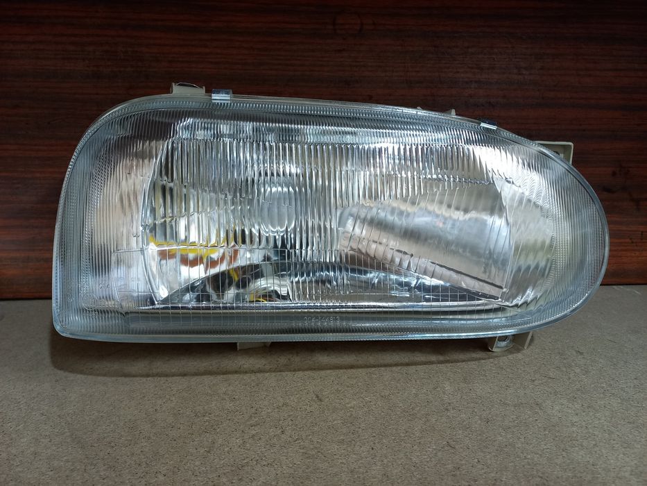 Фары  на  Гольф 3