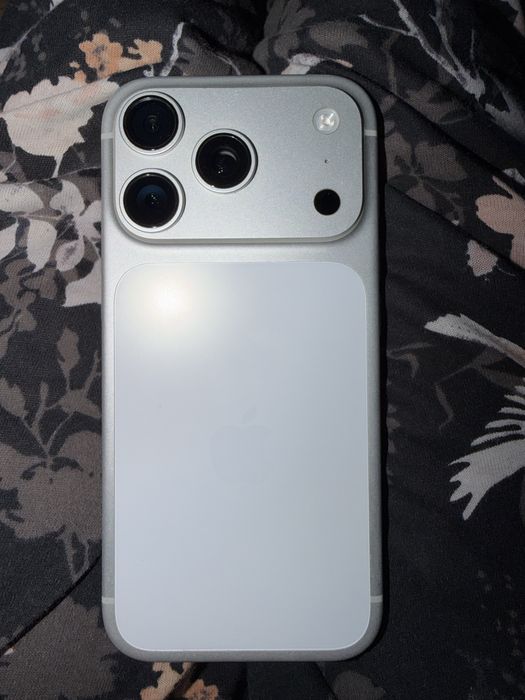 iPhone 17про, eSIM