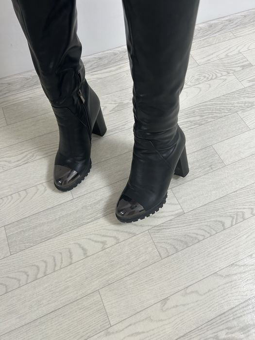 Сапоги на каблуке 5000тг