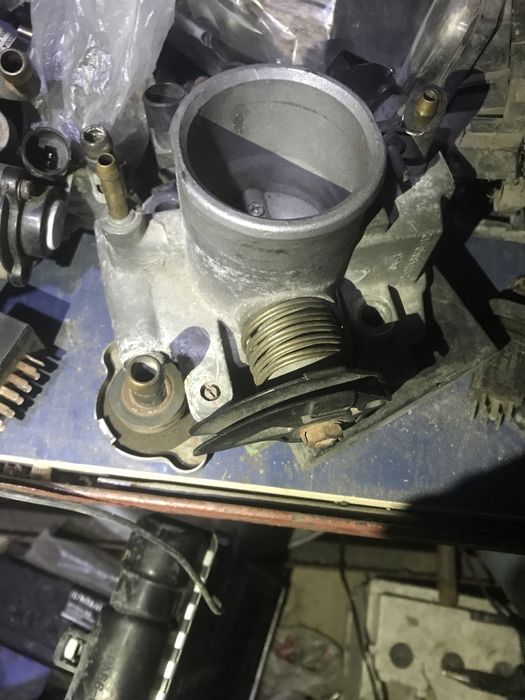 Дроселльная заслонка 2114