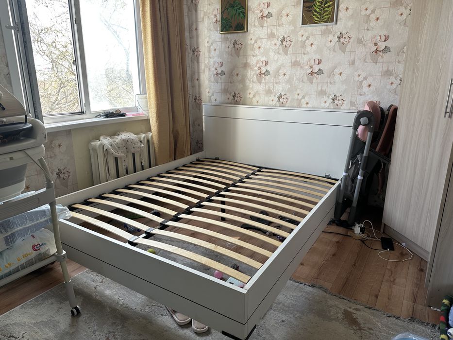 Кровать двуспальная