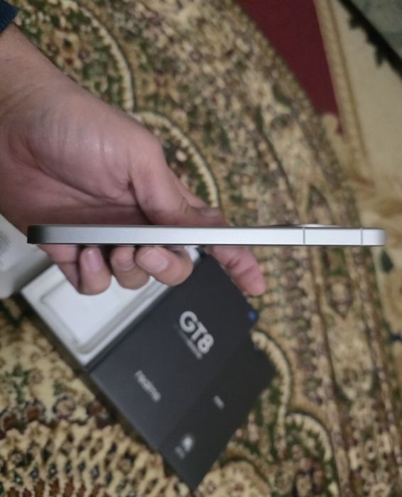 Realme gt 8  /12 256/ в идеальное состояние обмен