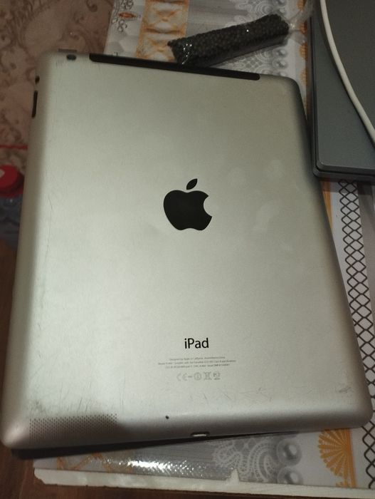 ipad надо батарею менят в остальном рабочий