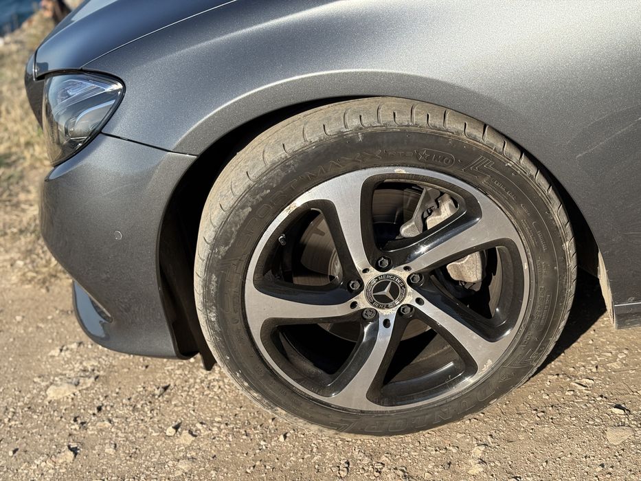 Mercedes-Benz E200 4MATIC