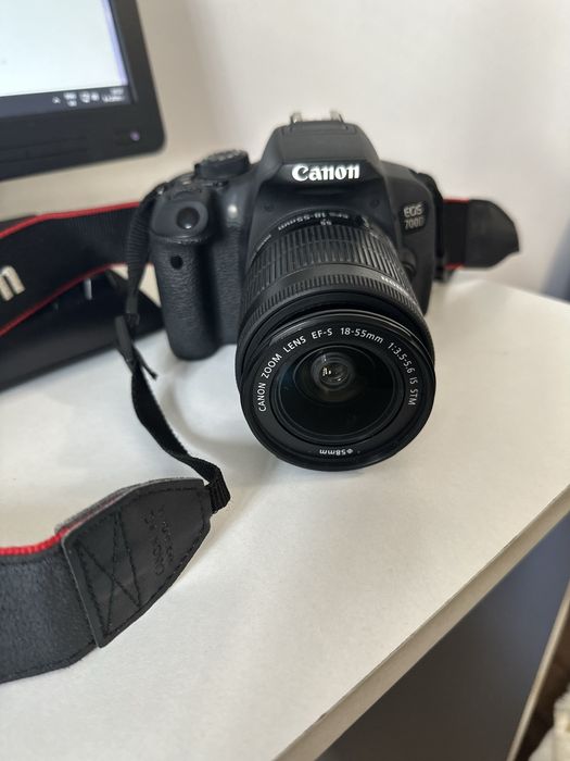Canon EOS 700D с обектив