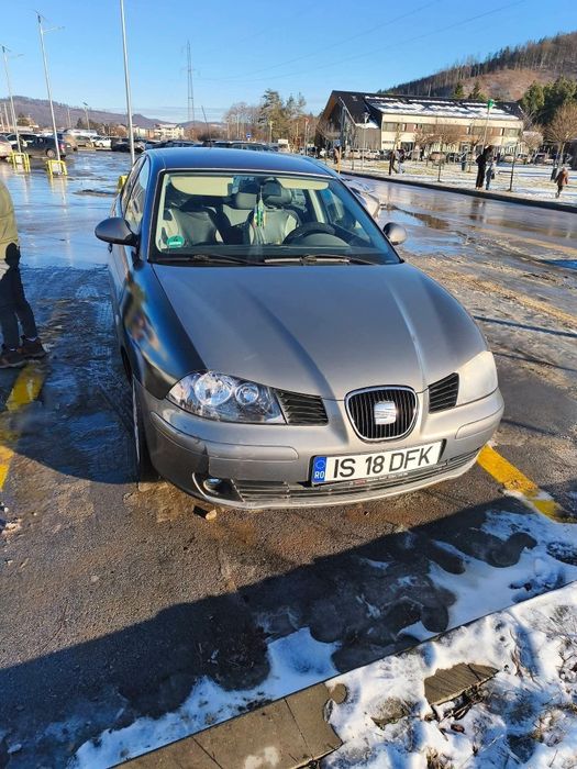 Vând Seat Ibiza .