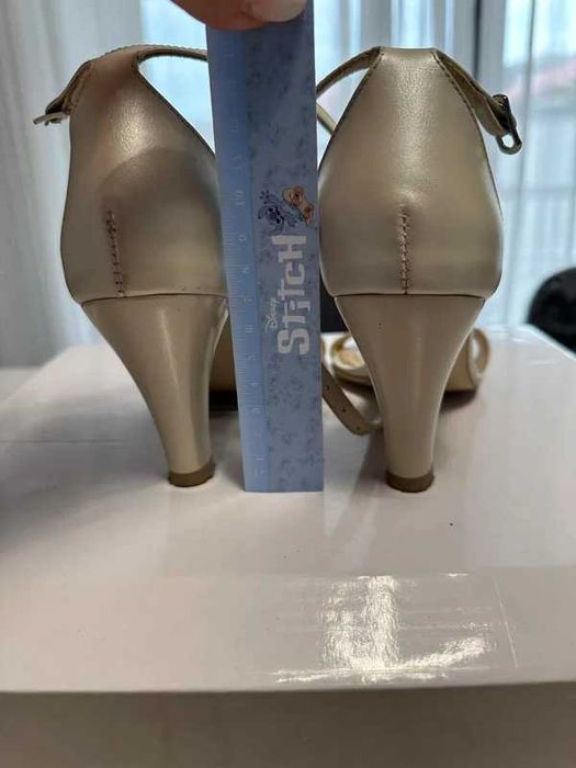 Sandale elegante din piele