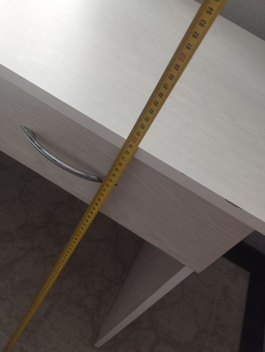 Продам      стол