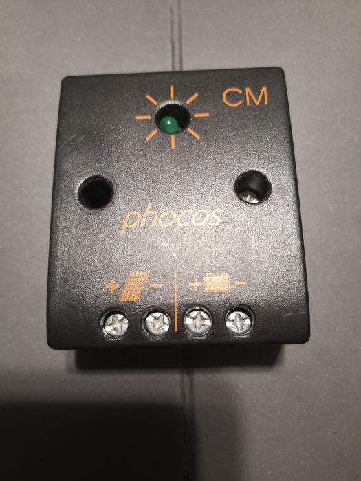 Соларен контролер