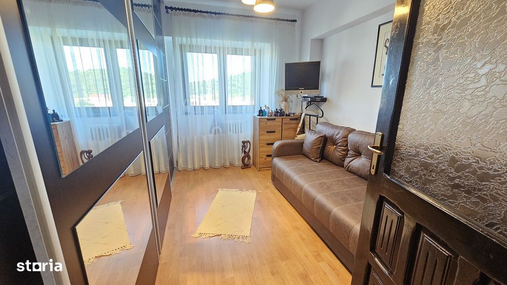Nicolina - Belvedere, 4 camere, 98 mp, etaj intermediar + garaj + boxa