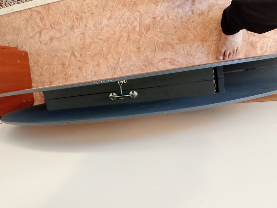 Продам  круглый стол