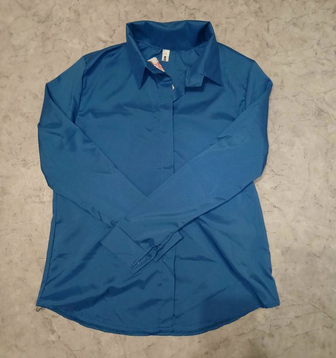 продам одежду. платья и рубашка