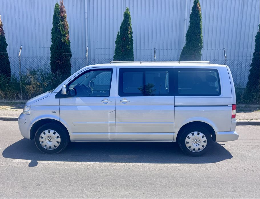 Vw T5 multivan cu 7 locuri, clima, 2 usi culisante, se face pat
