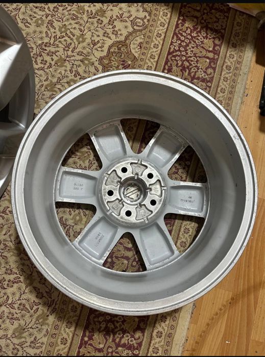 Продам диски 4 шт оригинал