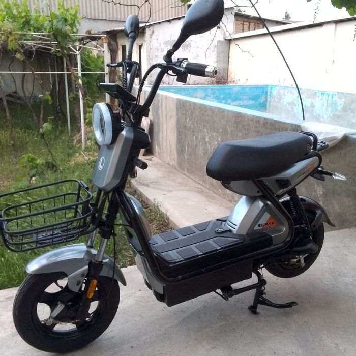 Срочно сотилади пул зарил