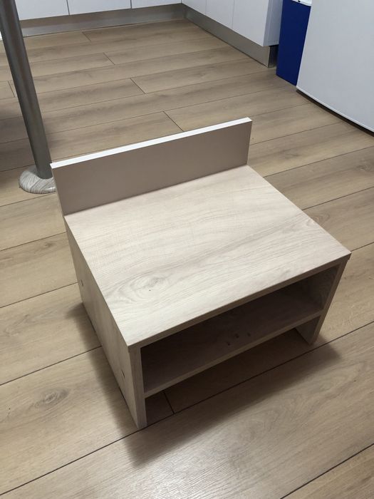 Noptieră 40 cm lungime 33 cm lățime 26 cm înălțime