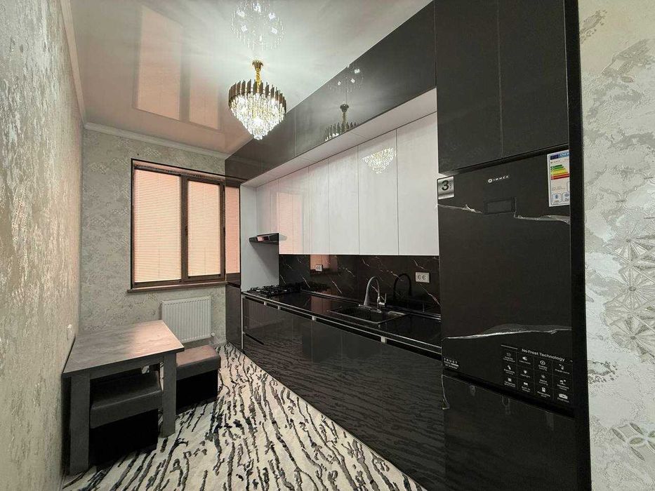 Сдается 2х комнатная квартира на 5 этаже крытый рынок