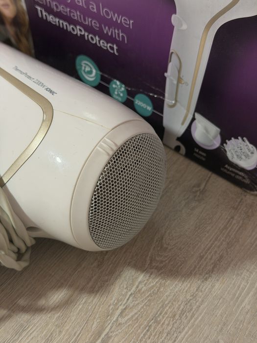 Сешоар Philips DryCare Advanced 2200W