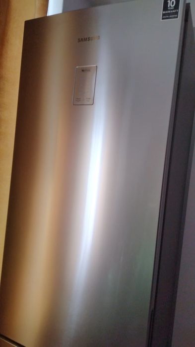 Frigider samsung nou