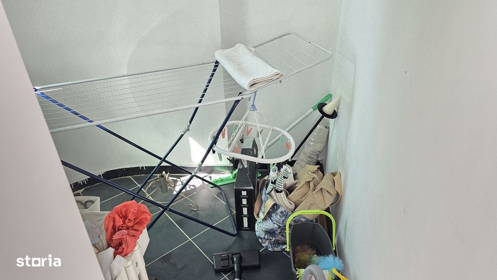 Vand apartament 3 camere decomandat Deva, Dorobanti, etaj 1, mobilat