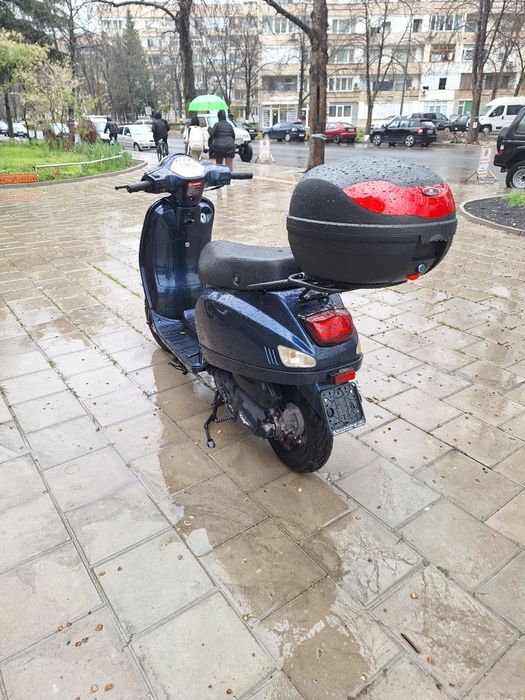 Продава се скутер BTC 50  кубика - нов внос