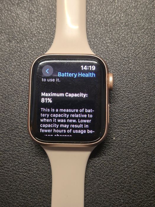 Apple Watch SE  Gold Aluminum Rose Gold 40mm - Sanatate Baterie 81% +