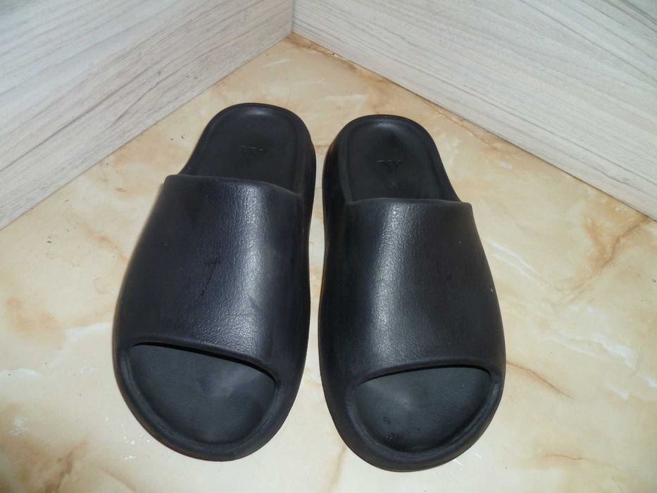 ADIDAS Yeezy чехли №39