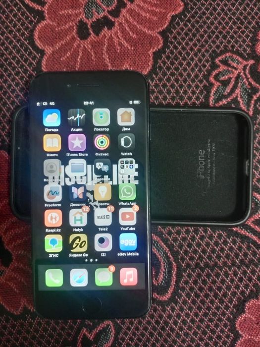 Телефон Apple  SE2