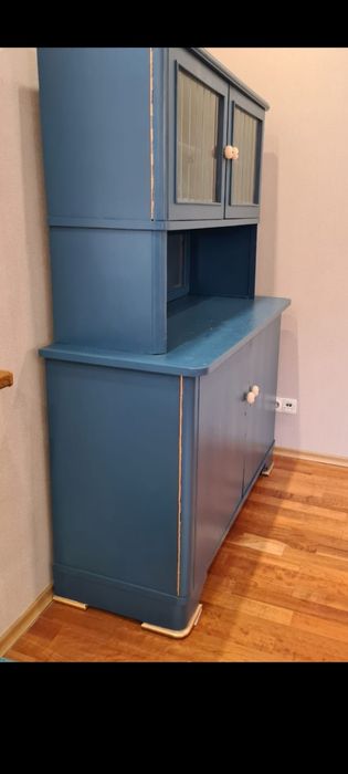 Буфет старинный для посуды