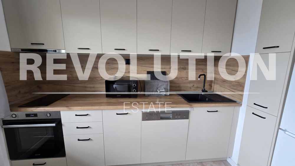 Дава се под наем Тристаен апартамент в Варна, Център - 80 кв.м за 750 € - Снимка #18