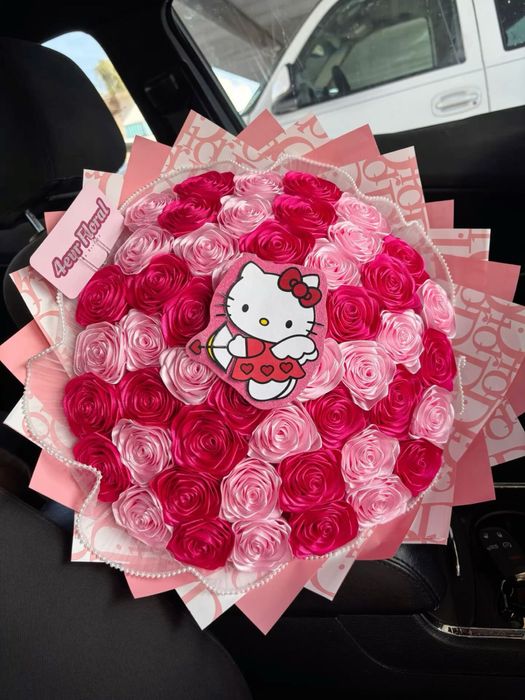 Buchete de trandafiri din satin