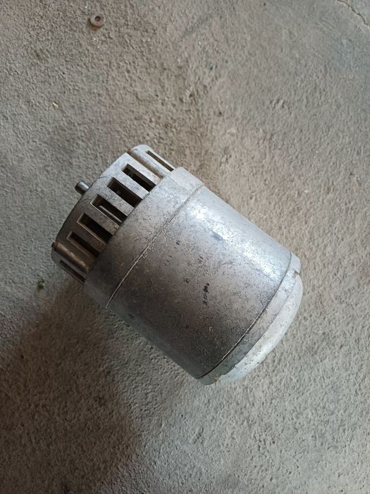 Двигатель  моторчик