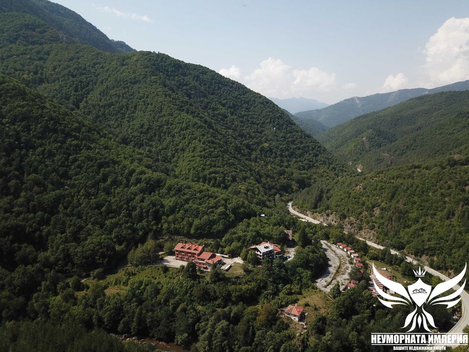 Продава се Хотел в с. Нареченски бани, Област Пловдив - 4600 кв.м за 159 €/кв.м - Снимка #4