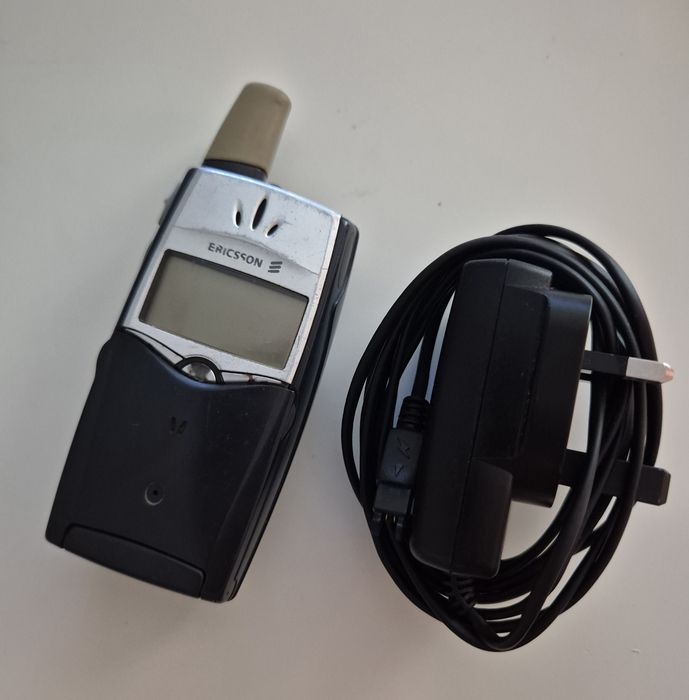 Ericsson t39m и зарядно