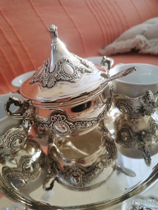 Set 6 cesti cu tava și zaharnita cu lingurita