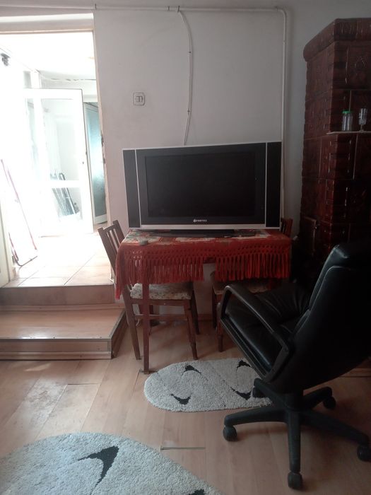 Închiriez cameră mare la casă mobilată aproape de medicină și Parcul R