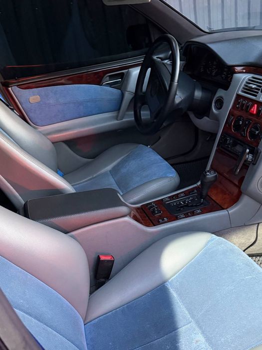 Mercedes Benz W210 orginal tabiiy Moshina Sotiladi