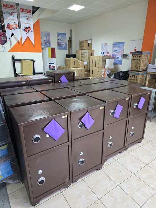 Seif metalic cu cheie