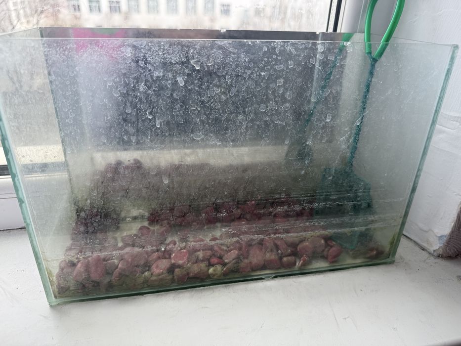 Продам аквариум не большой размером