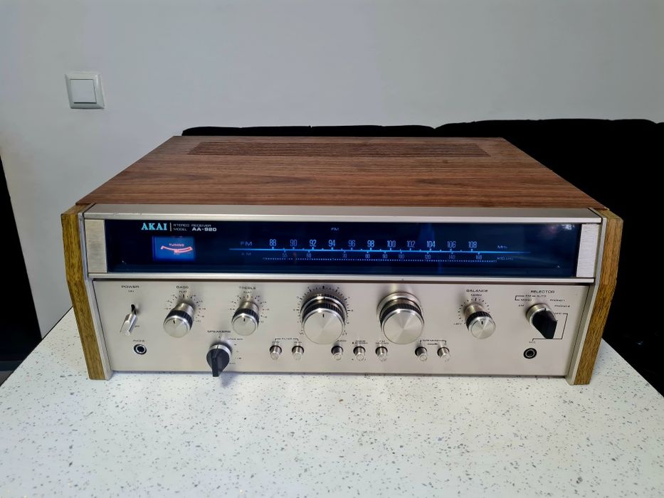 Amplituner Akai AA-920