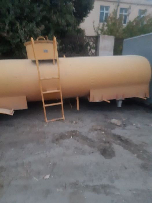 Исузи ёмкость сотилади
