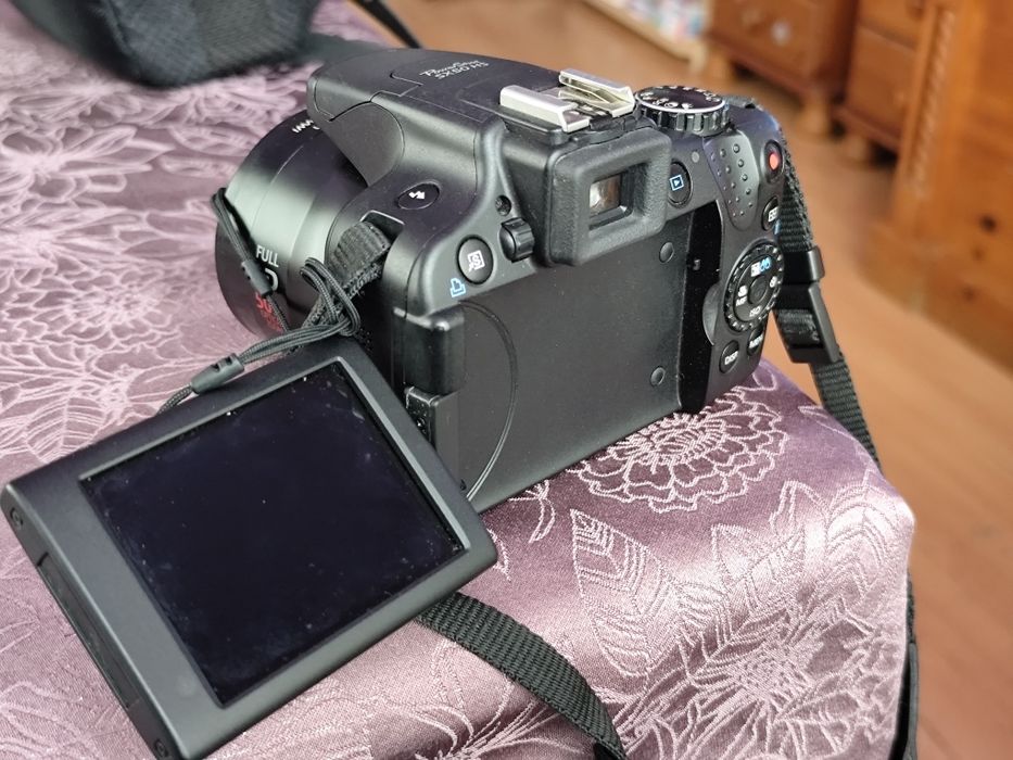 Като НОВ: Фотоапарат Canon PowerShot SX50 HS (под 2000 кадъра) + пълен